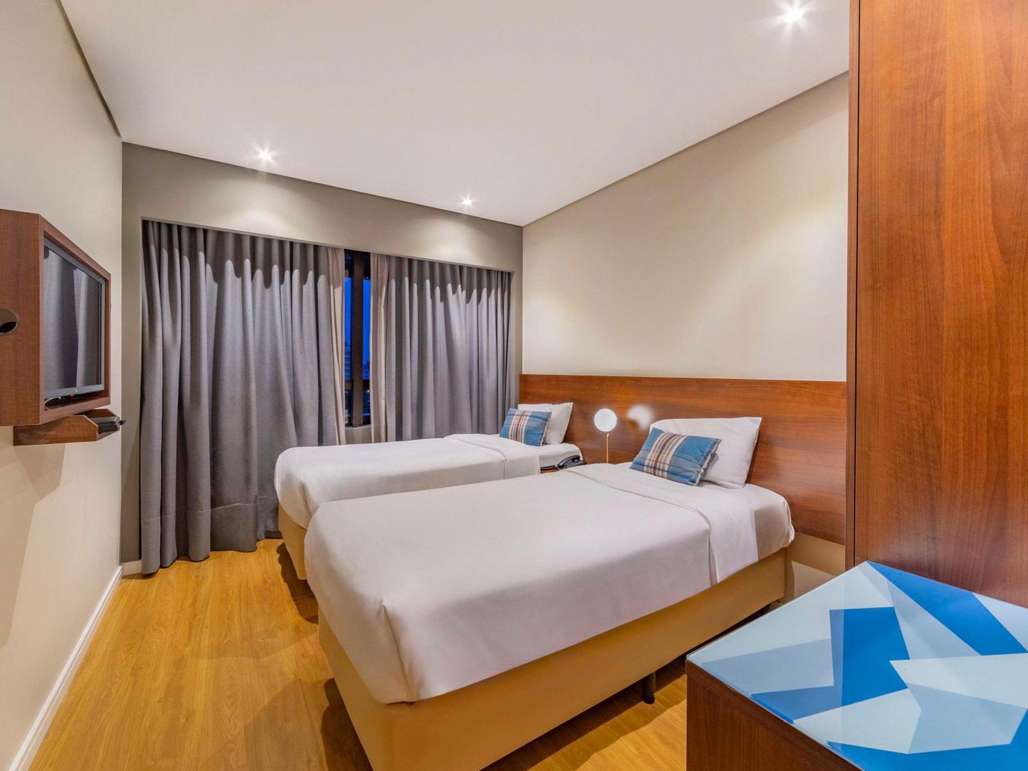 Mercure Curitiba Golden Exterior foto